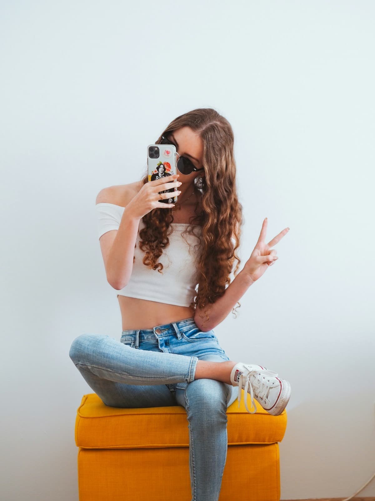 جيل gen z والتحديات النفسيه فى زمن السوشيال ميديا والبحث عن الذات